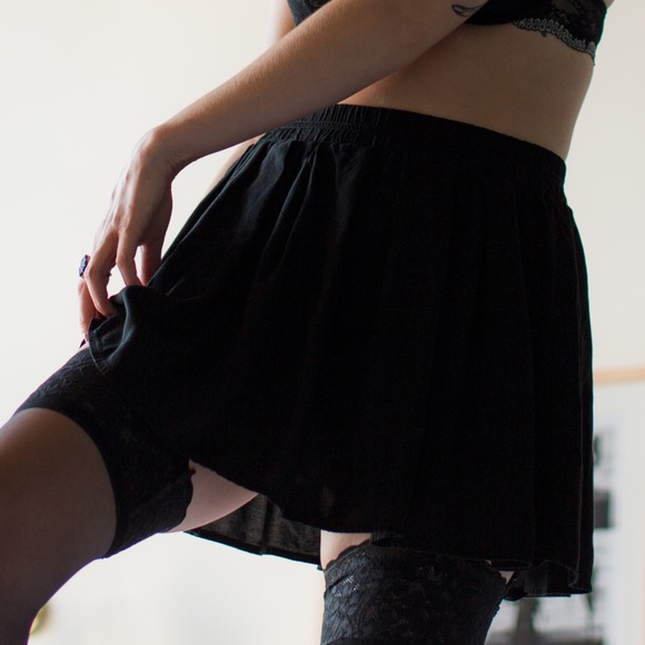 Brandy Melville Dresses & Skirts - Brandy Melville Black Skater Skirt
